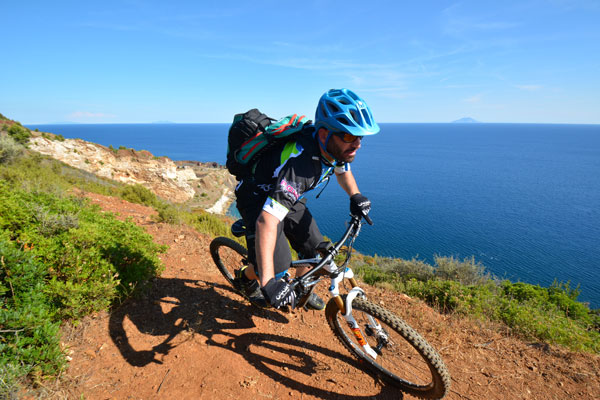 AGOSTO - ISOLA D'ELBA IN MTB