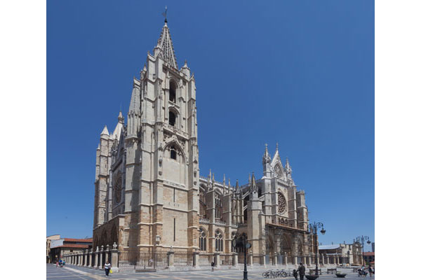 CATTEDRALE-DI-LEON