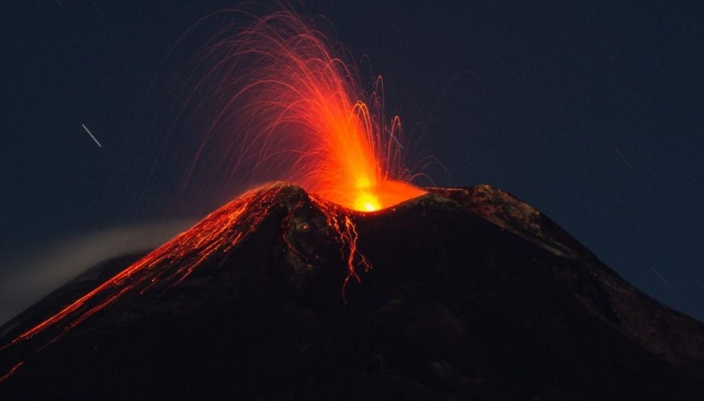 A' MUNTAGNA...DI FUOCO..L'ETNA